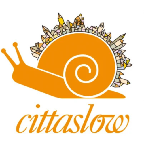 群馬県前橋・赤城地域で、慶應義塾大学の大学生らが「よく生きるまちづくり」をテーマにしたスタディツアーを実施