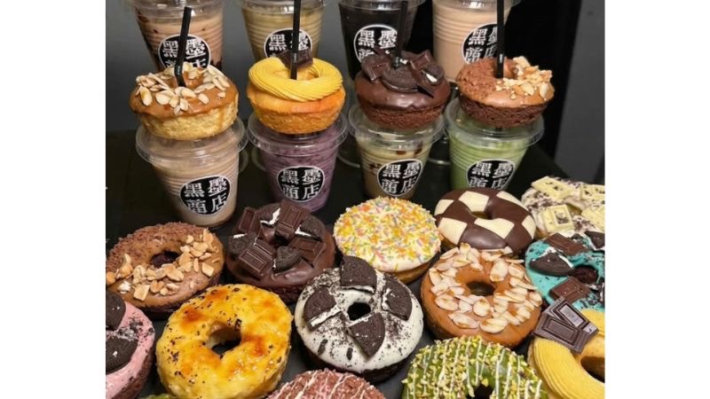 【高崎市】SNS映えで話題の夜ドーナツ&アサイーボウル専門店「黒墨商店」が6月26日にプレオープン